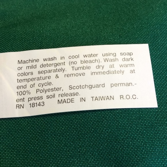 FINAL SALE PRICE 6 Pc Green Satin Finish Napkin Set - Picture 3 of 3